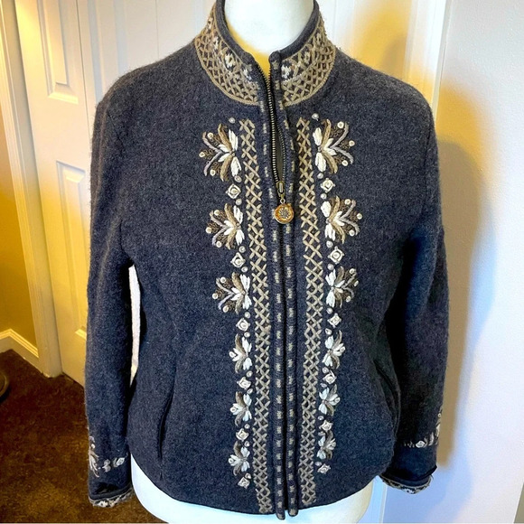 Icelandic Design Sweaters - Icelandic Design 100% Wool Embroidered Zip Up Sweater Jacket Gray Woman’s Medium
